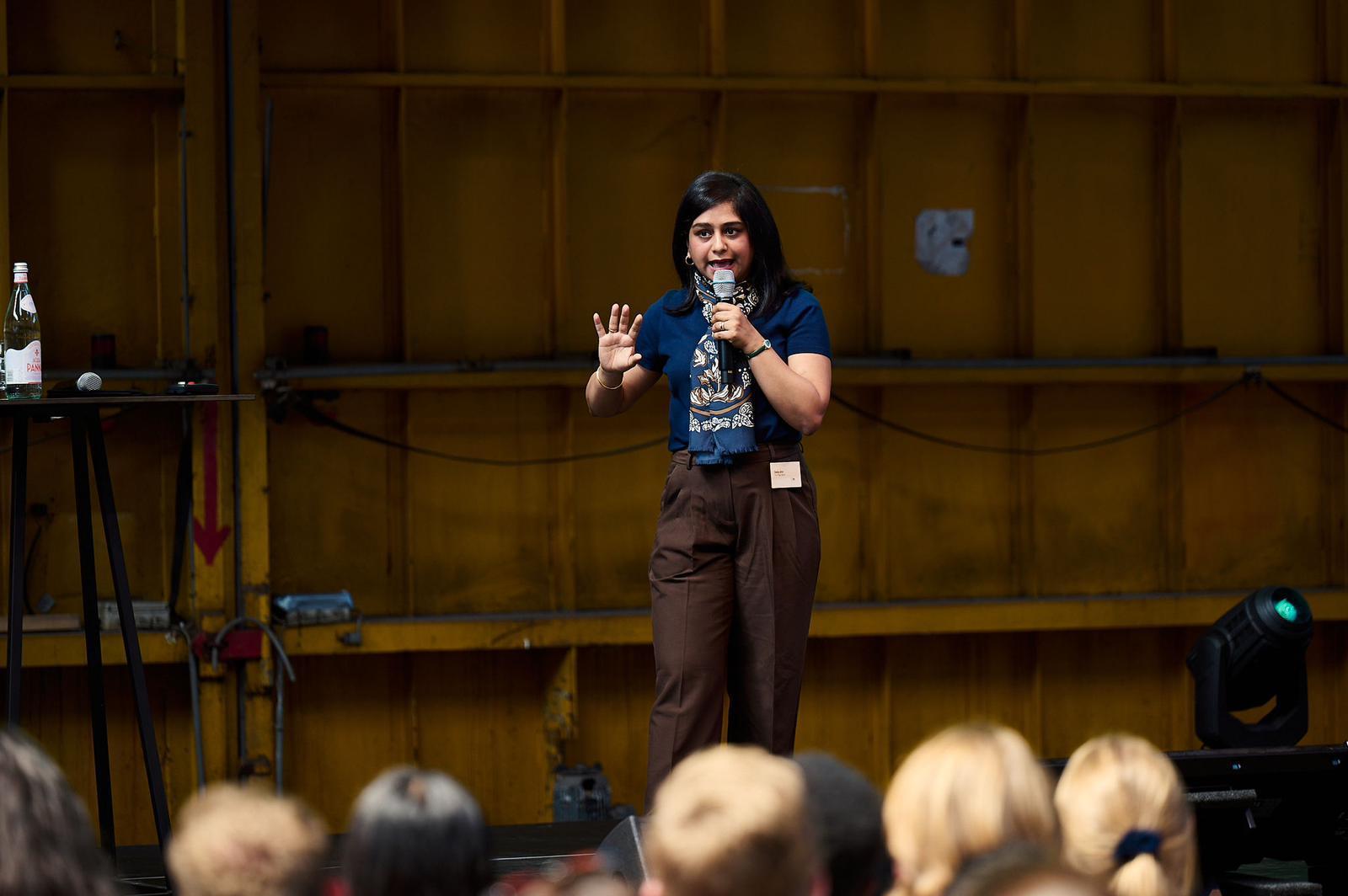 Saba Alvi, fondatrice de Fix That Shirt